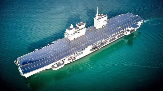 La Marina Italiana (Marina Militare) celebró la incorporación del buque de asalto anfibio LHD Trieste, el más grande construido por Italia desde la Segunda Guerra Mundial.