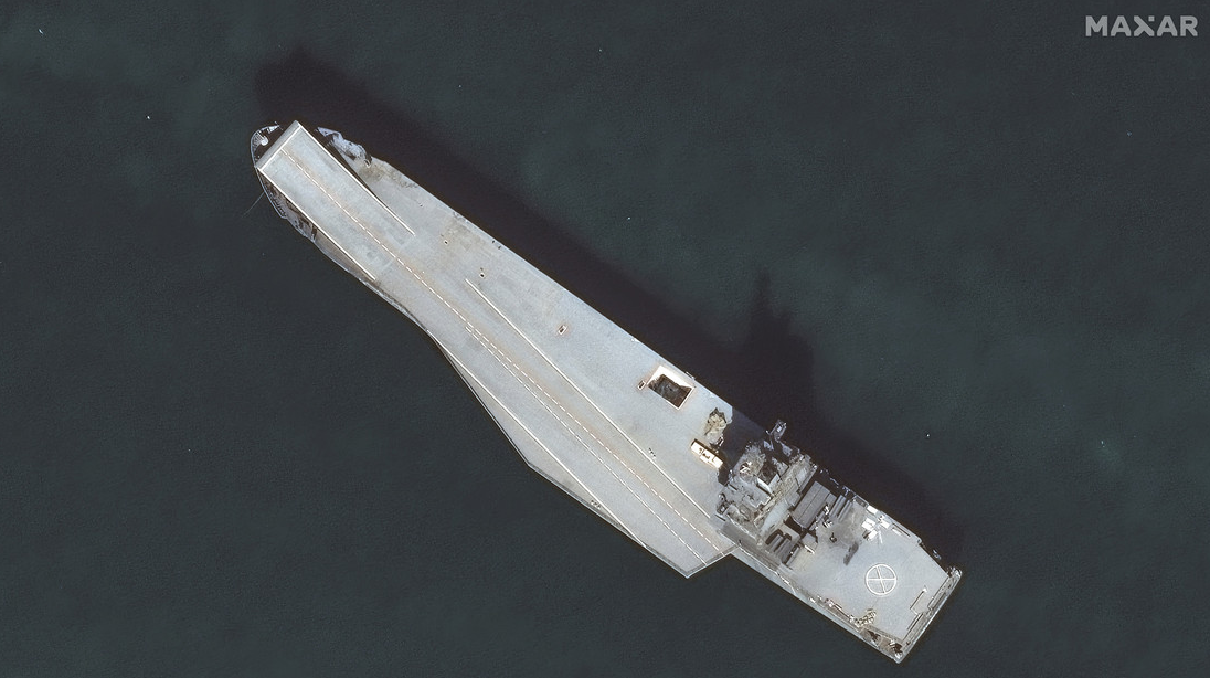 Irán ha revelado al mundo su último desarrollo naval: el "Shahid Bagheri", un portaaviones capaz de operar en su totalidad con drones. Este fue avistado en el Golfo Persico, en el puerto de Bandar Abbas.